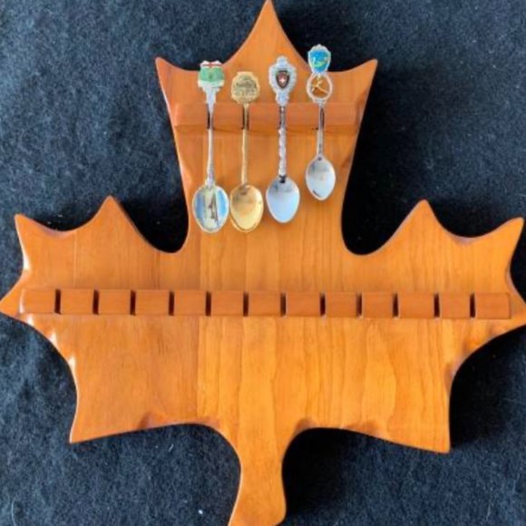 Vintage Solid wood Maple leaf shaped SPOONS RACK - Picture 2 of 7